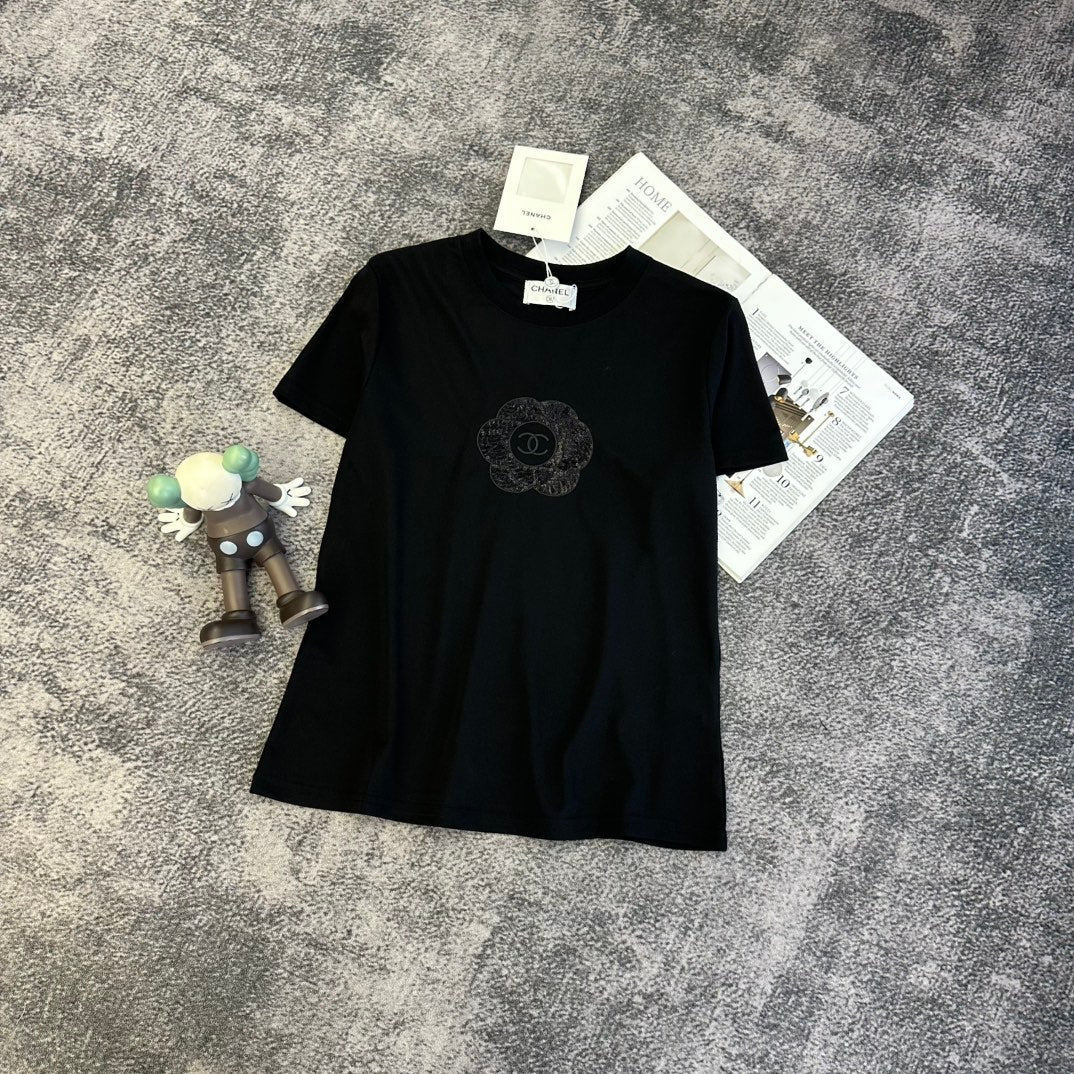 Chanel 2026 Flower T-Shirt Black and White Cotton 359322
