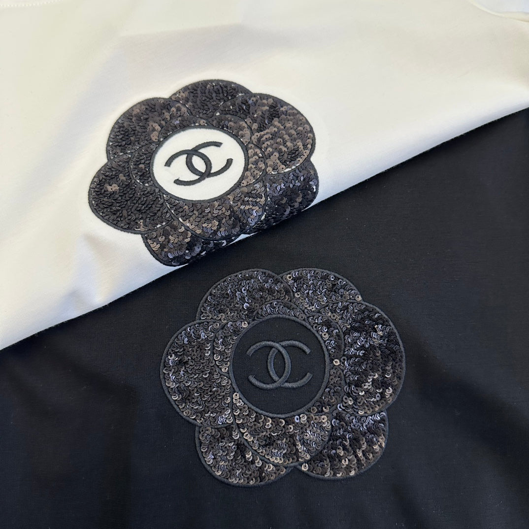 Chanel 2026 Flower T-Shirt Black and White Cotton 359322