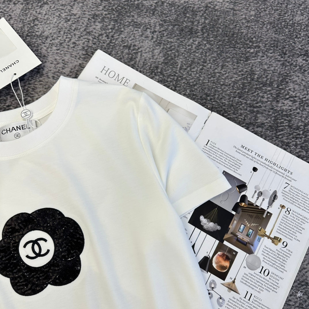 Chanel 2026 Flower T-Shirt Black and White Cotton 359322