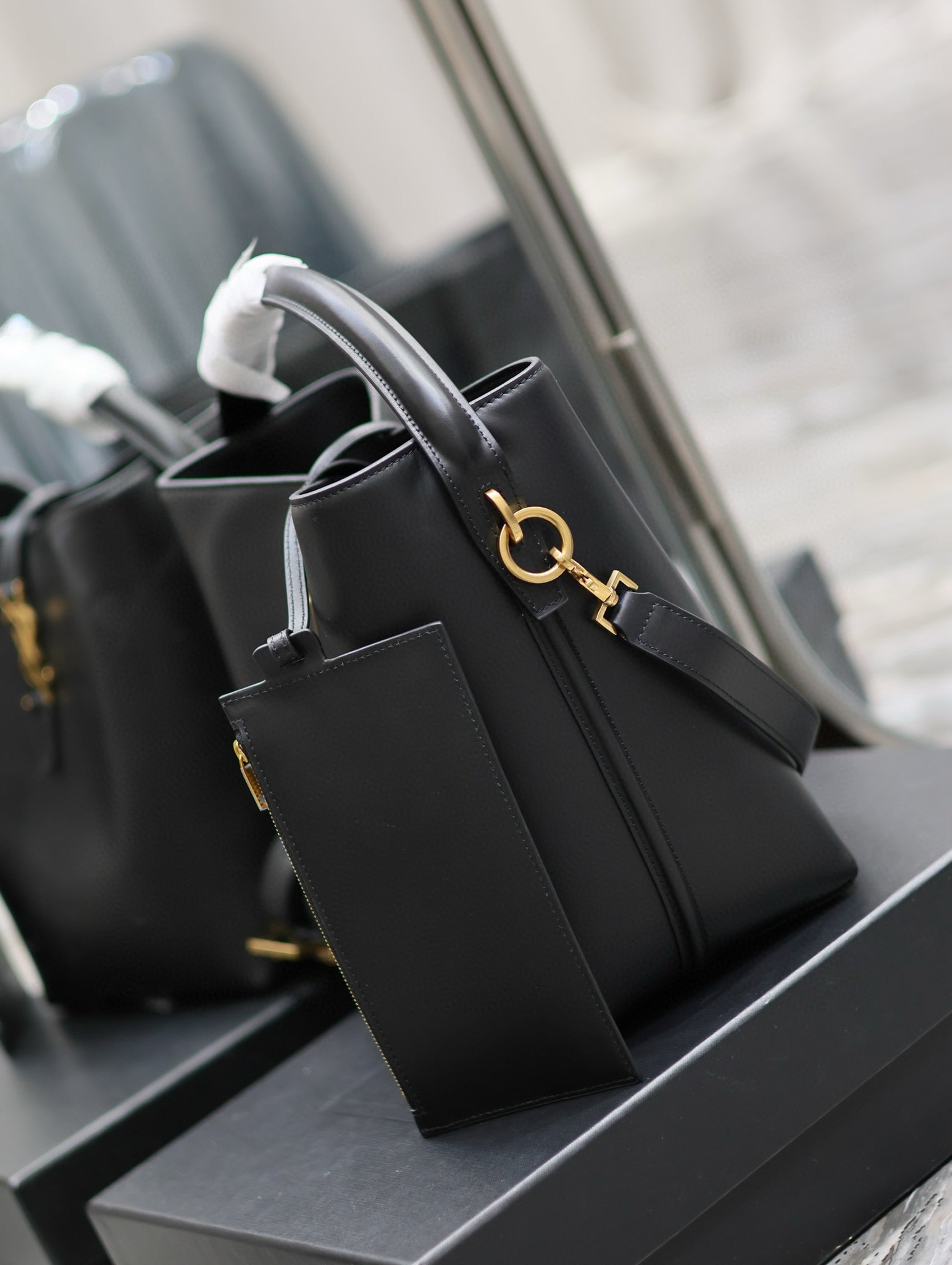le 37 26cm black calfskin gold hardware