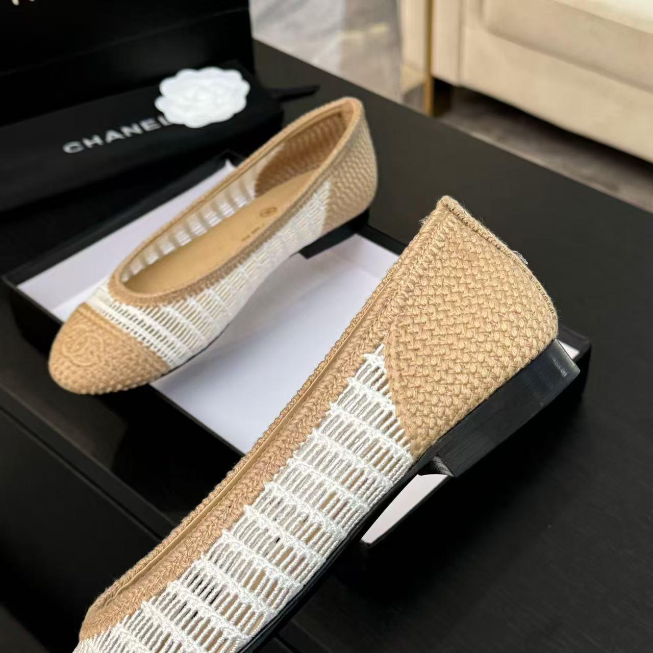 CC 25 Ballet Flat Raffia