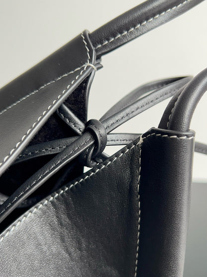 MEDIUM SOLSTICE 44 BLACK LAMBSKIN 74025