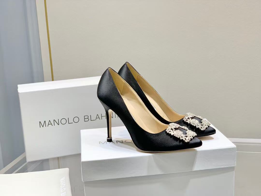 Manolo Diamond Buckle Pumps 10cm black  Silk
