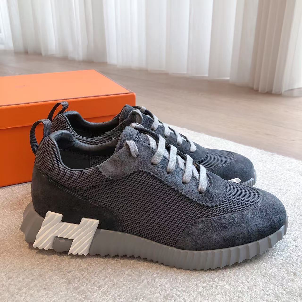 HM 25 Bouncing Sneaker Gray Suede Frabic