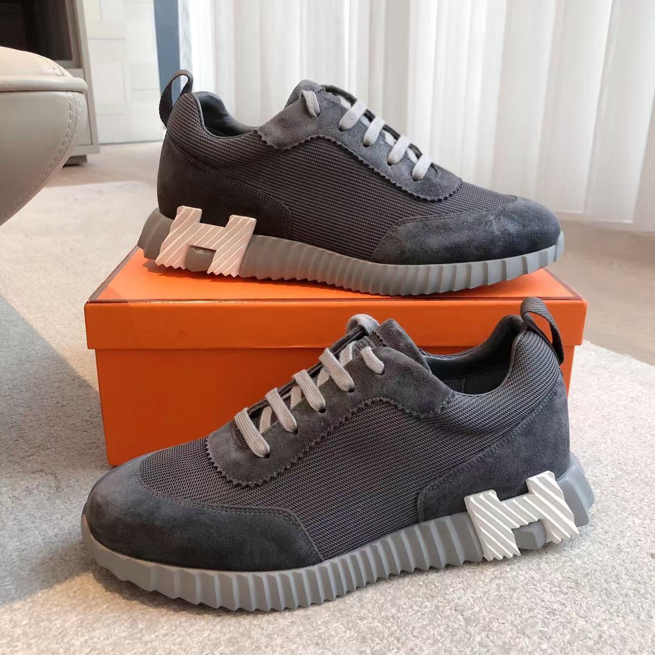 HM 25 Bouncing Sneaker Gray Suede Frabic
