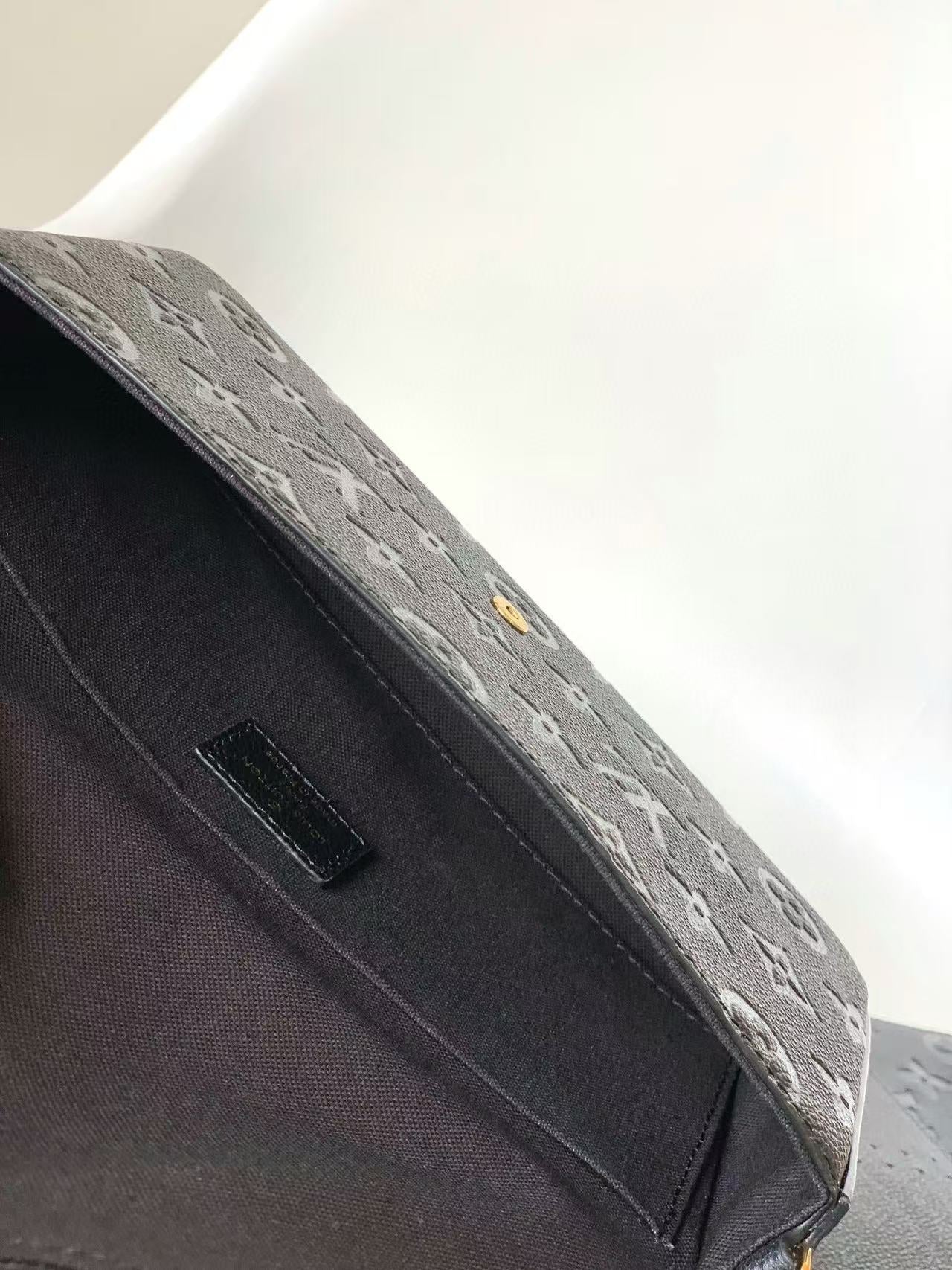 LV Pochette Félicie Chain Bag Black Grain Cowhide
