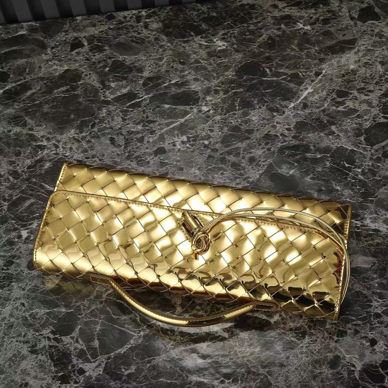 BV Long Clutch Andiamo With Handle 31cm Gold Leather