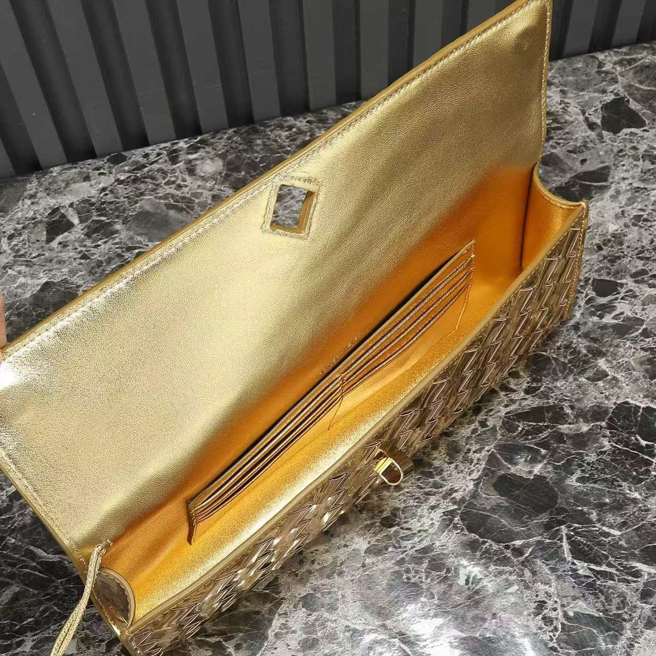 BV Long Clutch Andiamo With Handle 31cm Gold Leather