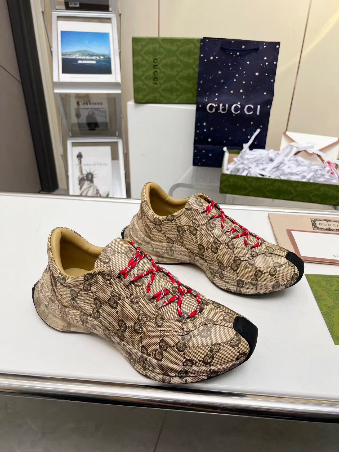 Gucci Run Sneakers Ebony Red Cowhide 449712
