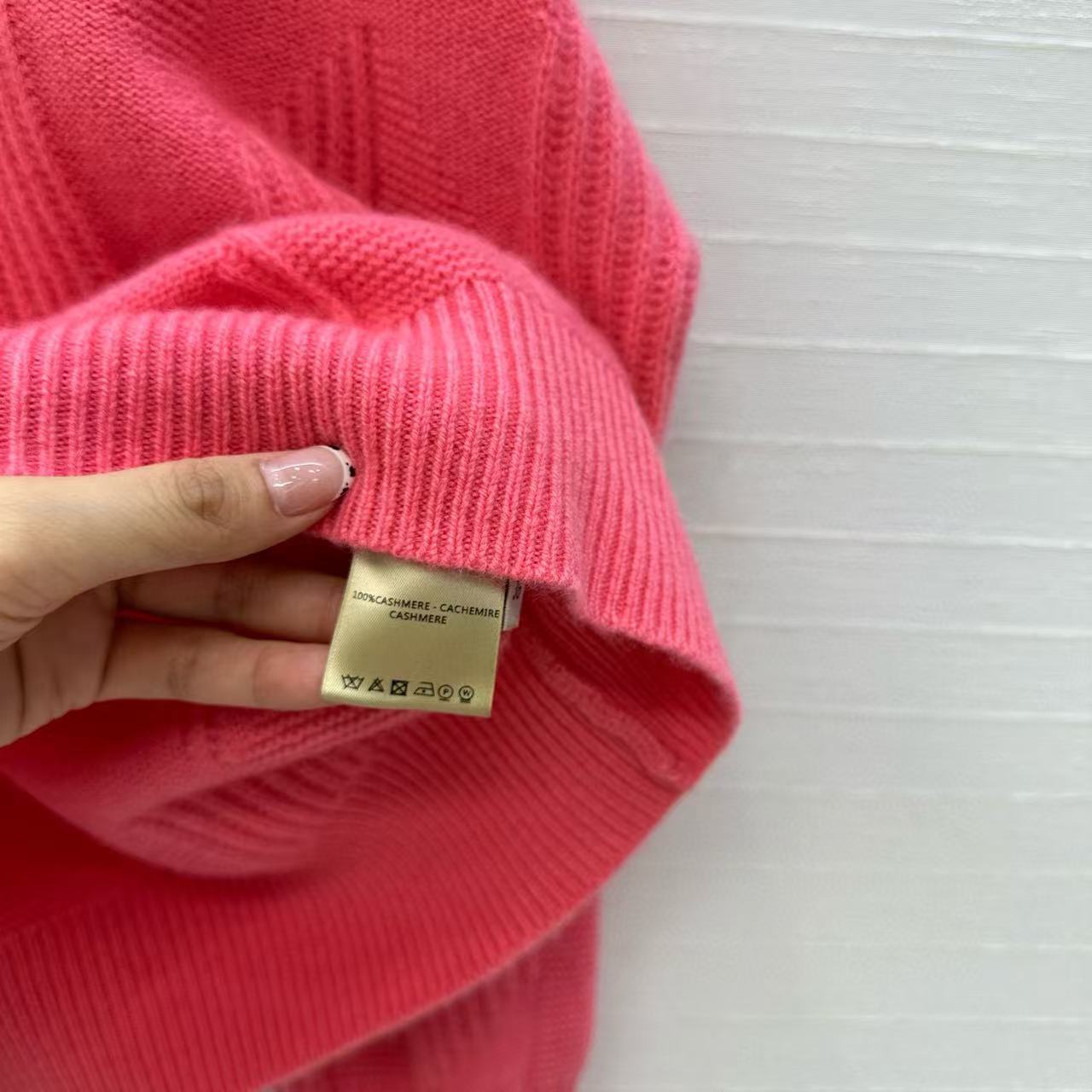 HM 25 Rose Pink Cashmere Jacquard Sweater 02658