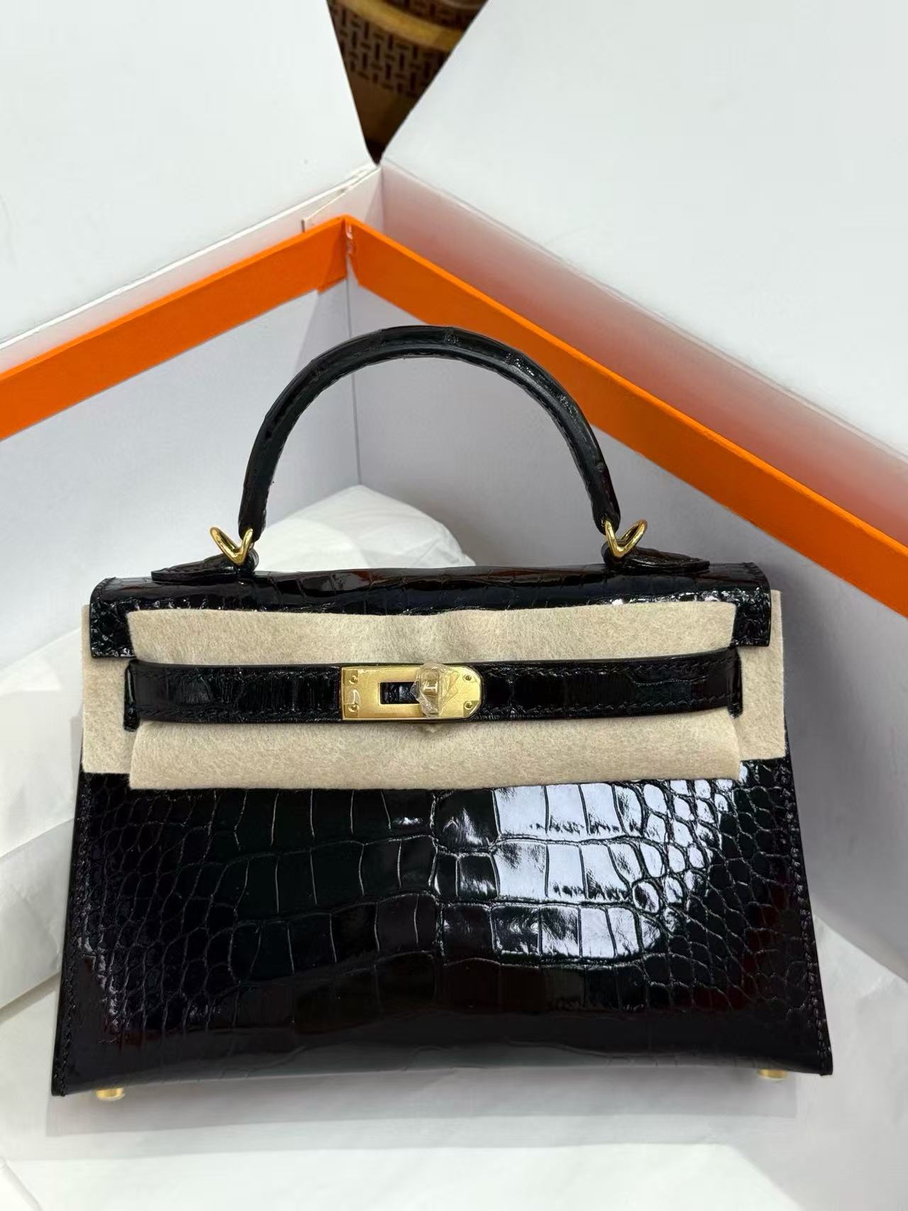 Hermès Kelly II Sellier Crocodile Embossed Black Gold Leather