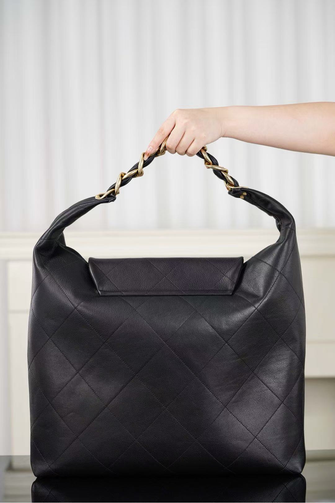 CC 2025 Bag 53cm Black Gold Calfskin 300852 Best Version