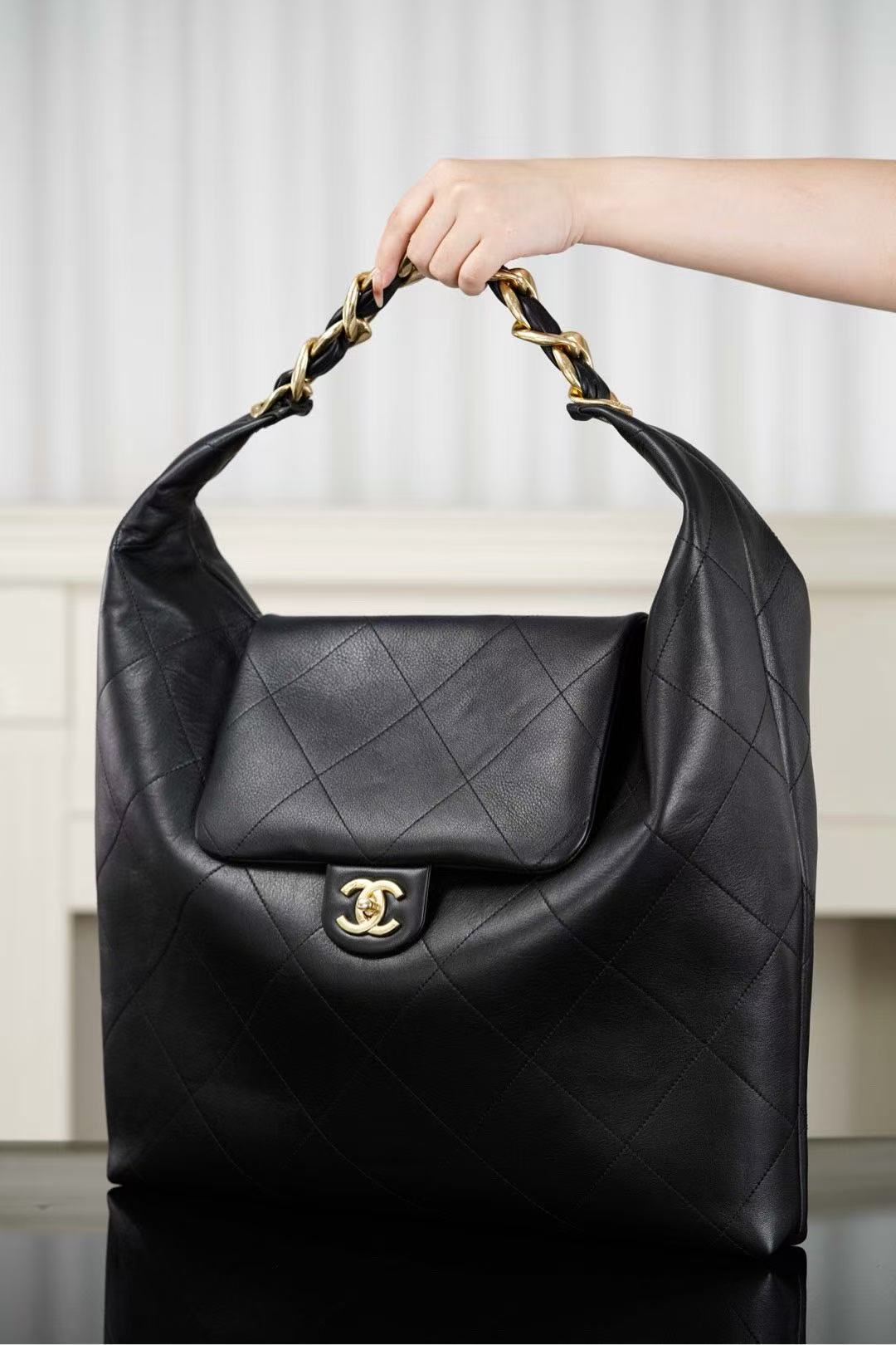 CC 2025 Bag 53cm Black Gold Calfskin 300852 Best Version