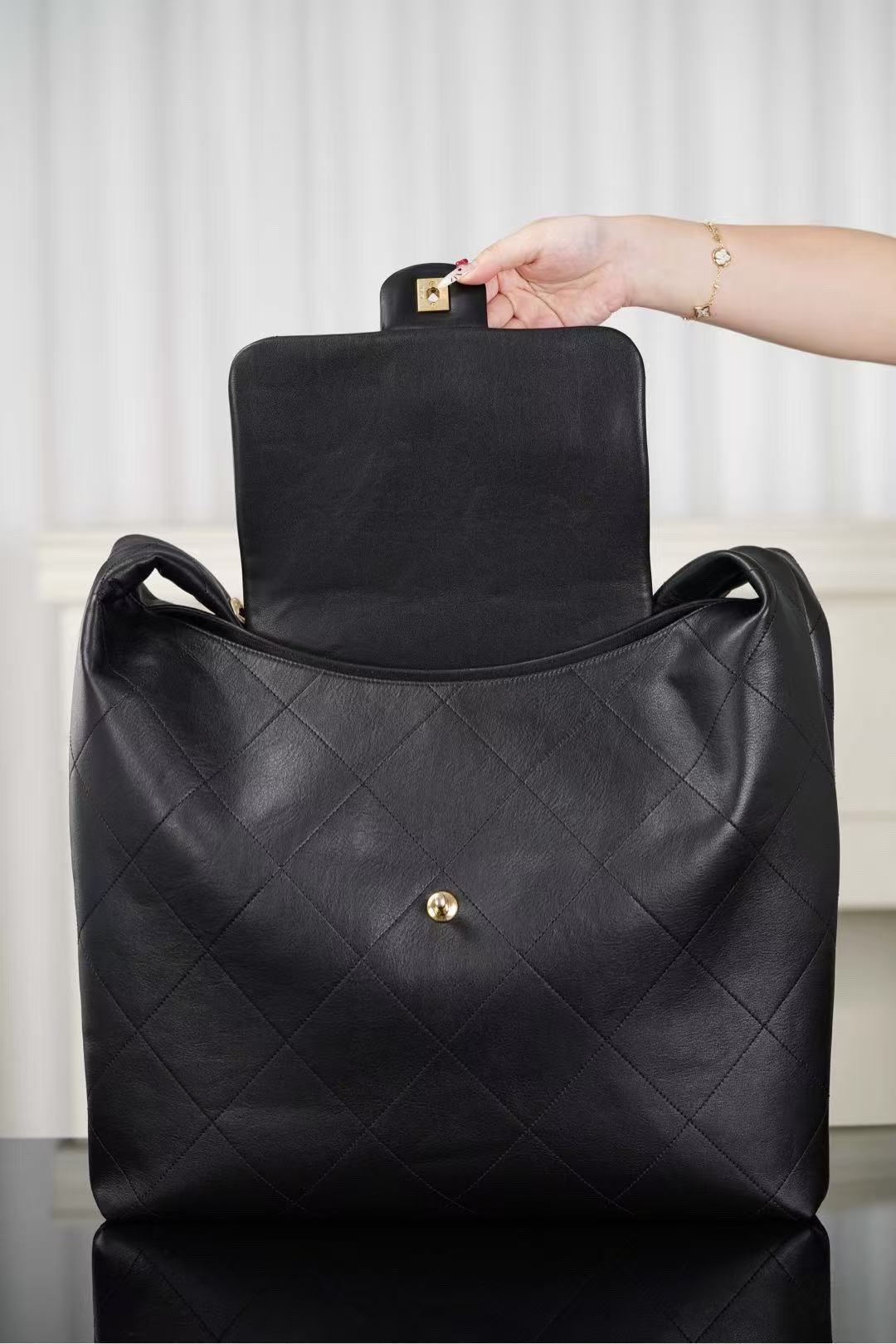 CC 2025 Bag 53cm Black Gold Calfskin 300852 Best Version