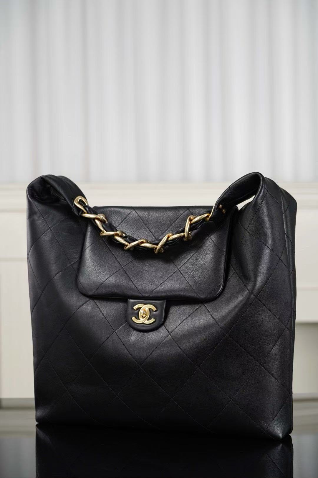 CC 2025 Bag 53cm Black Gold Calfskin 300852 Best Version
