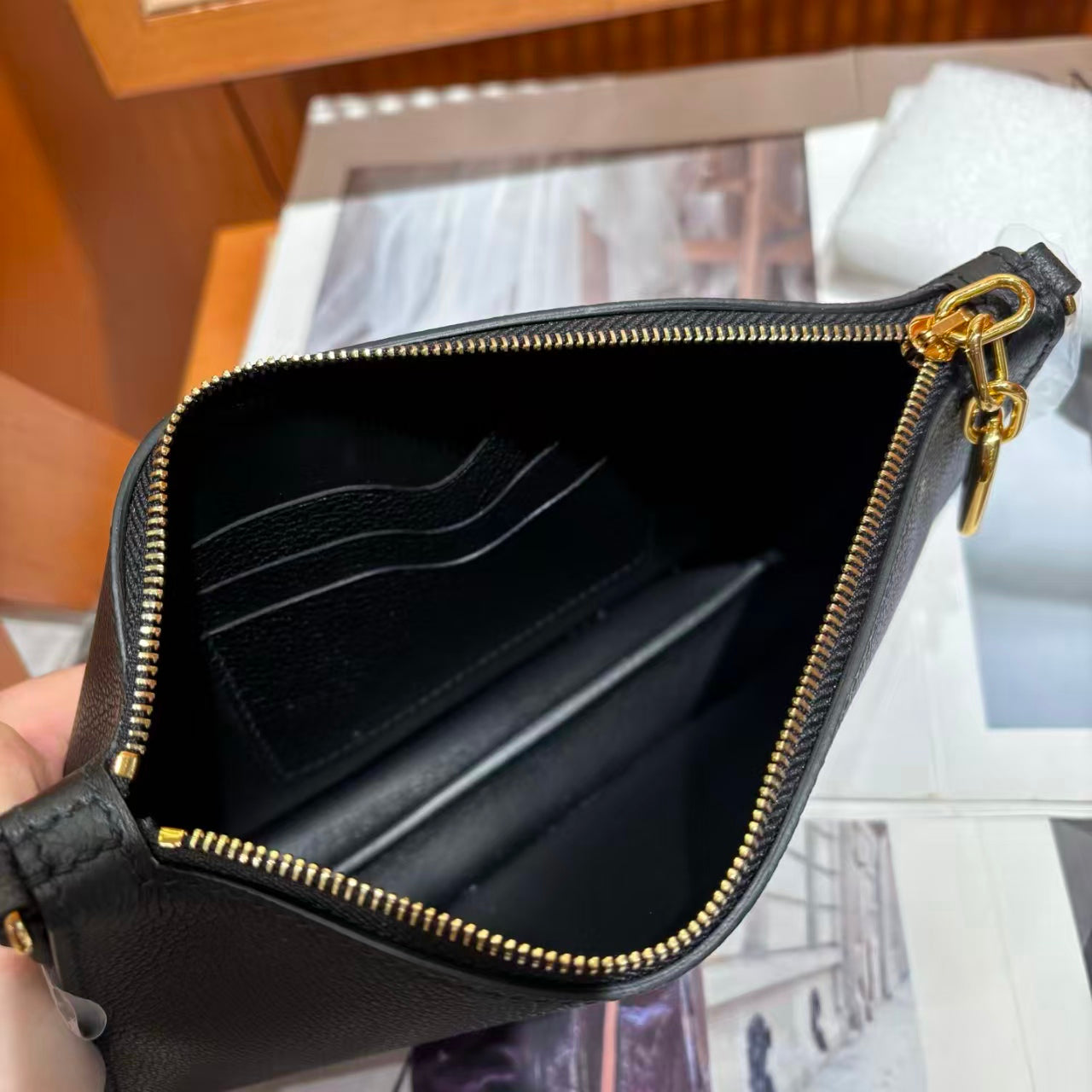 Hermès 2025 Zipengo Chaine d'Ancre To Go Pouch Black Evergrain Calfskin