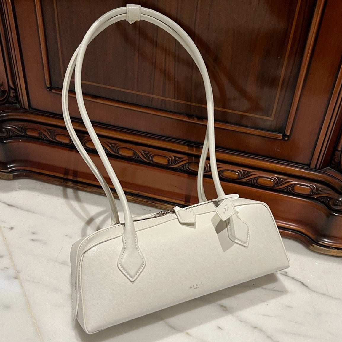Alaia 2025 Le Teckel Bag 33cm White Lambskin