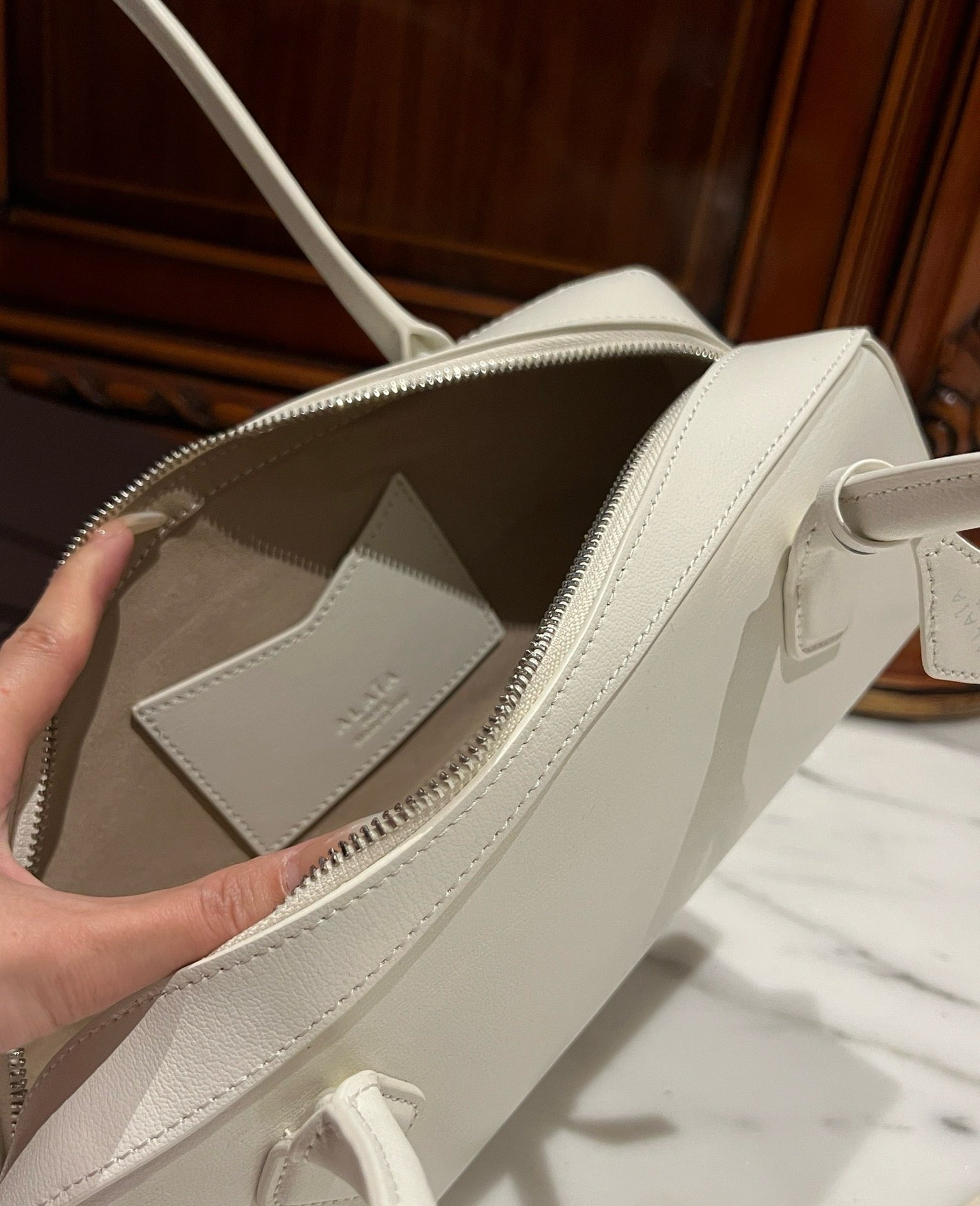 Alaia 2025 Le Teckel Bag 33cm White Lambskin
