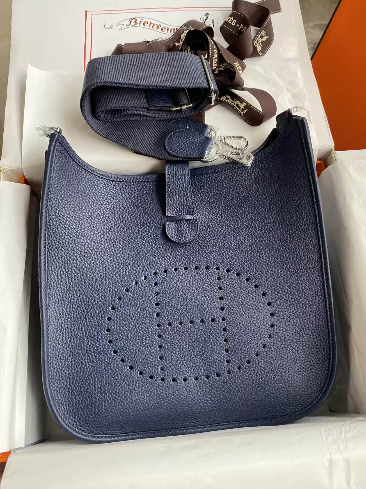 Evelyne 29cm Togo Shw