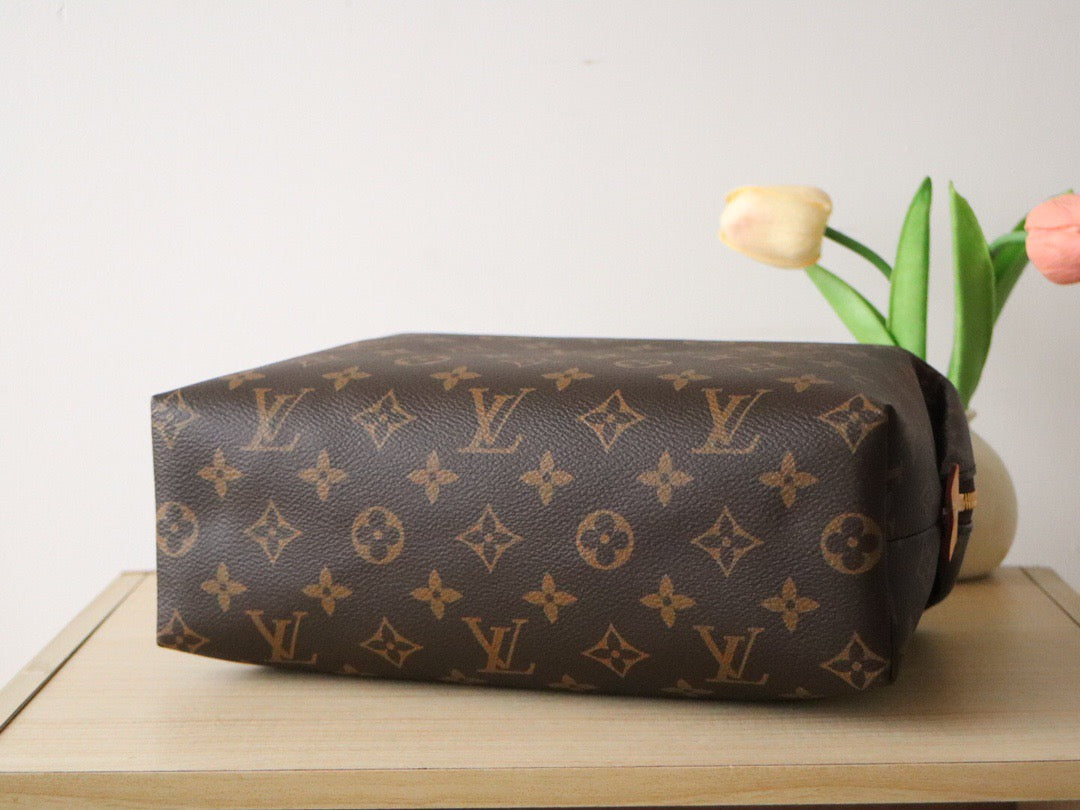 Louis Vuitton Cosmetic GM Pouch Brown Monogram Coated Canvas