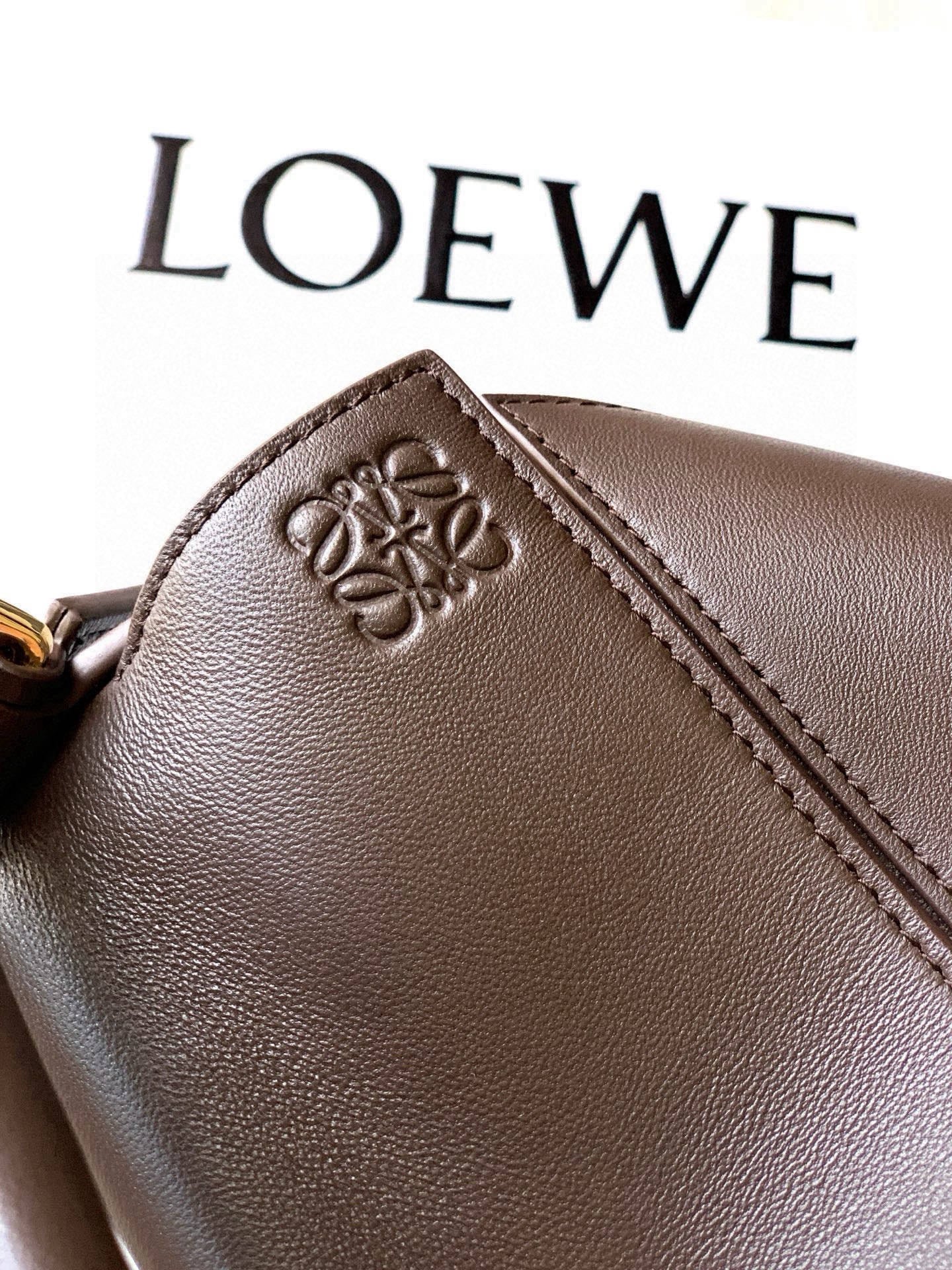 Loewe 2026 Featherlight Puzzle Bag 24cm Brown Nappa Lambskin
