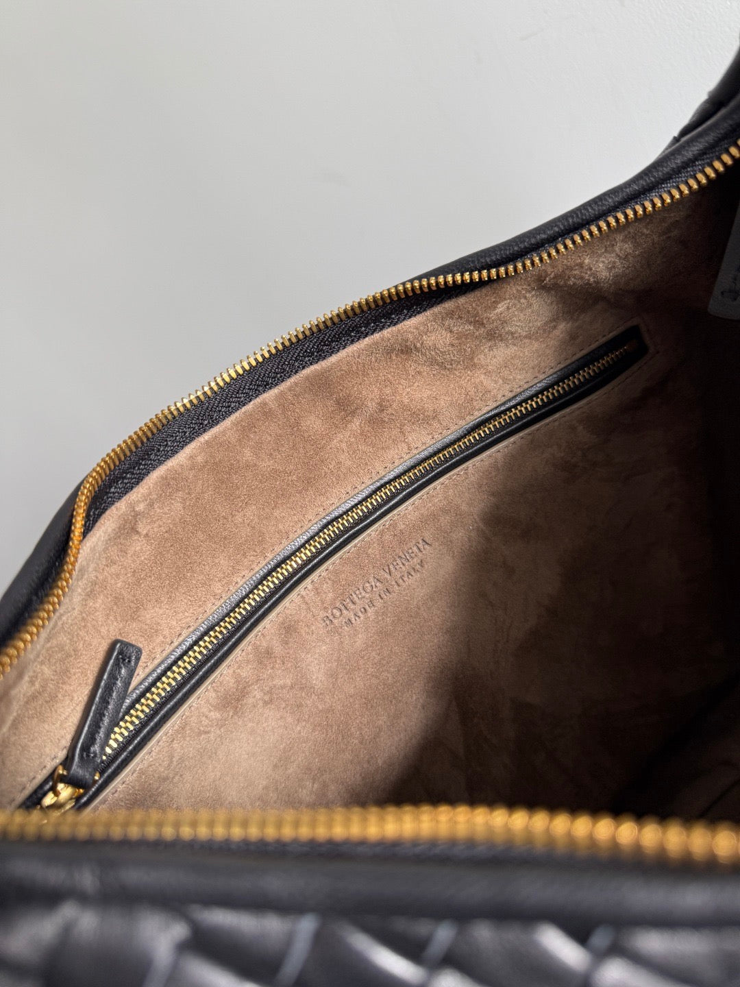 BV 2026 Veneta Medium Bag Black Lambskin