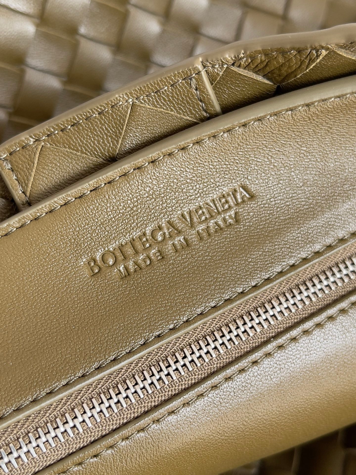 Bottega Veneta 2026 Andiamo Bag 42cm Muddy Brown Nappa Leather
