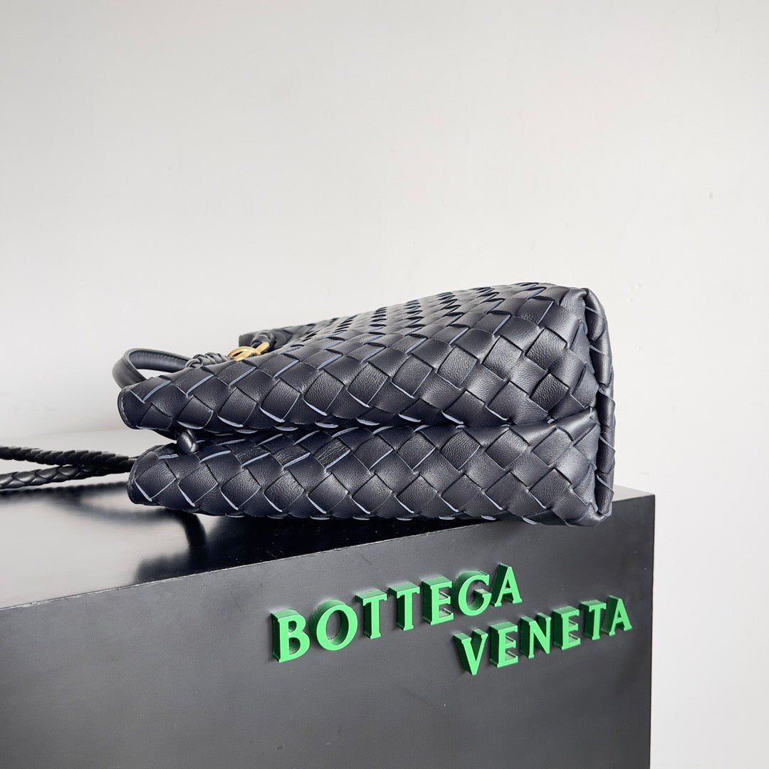 BV MEDIUM ANDIAMO 32CM BLACK LAMBSKIN