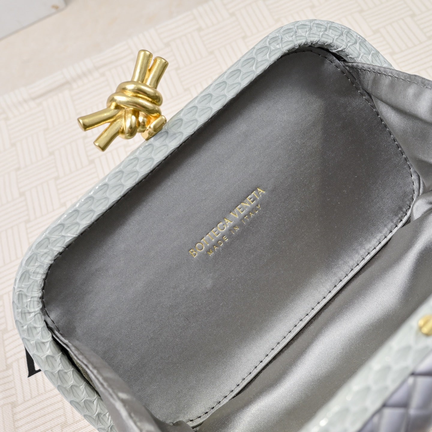 Bottega Veneta 2026 Knot Clutch 20cm Silver Gold Woven Leather