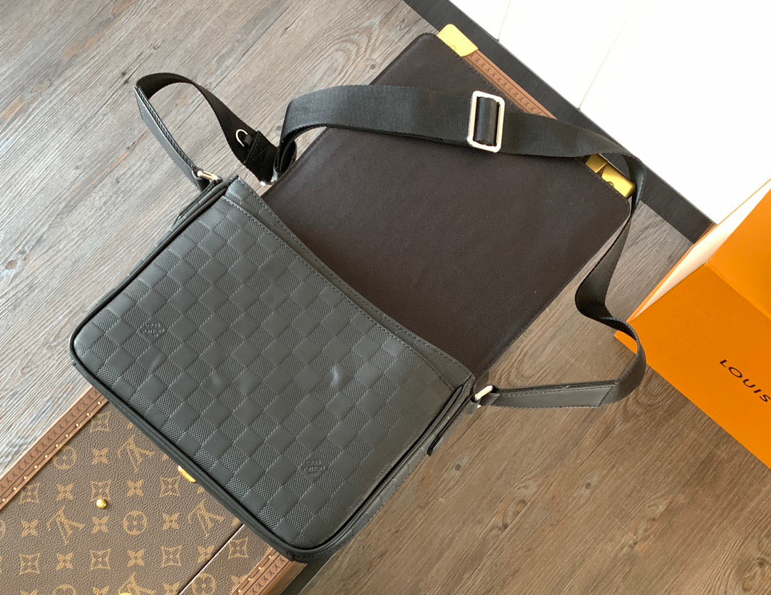 LV 2026 District PM 26cm Black Damier Infini Coated Canvas