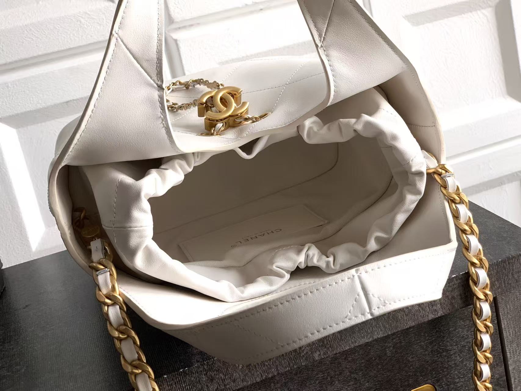 Chanel 2026 Small Shopping Bag 22cm White Calfskin