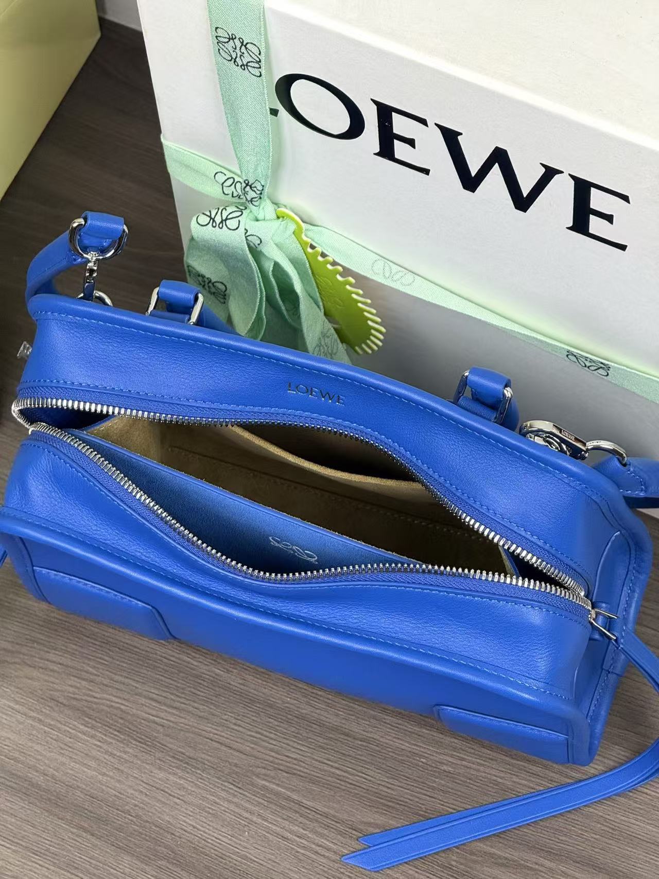 Loewe Amazona 180 Bag 24.5cm Blue Calfskin