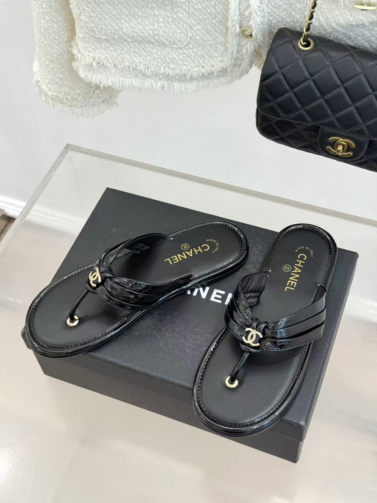 Chanel 2026 Flip-slop Sandal Black Lambskin