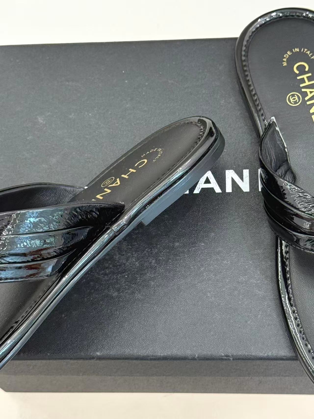 Chanel 2026 Flip-slop Sandal Black Lambskin