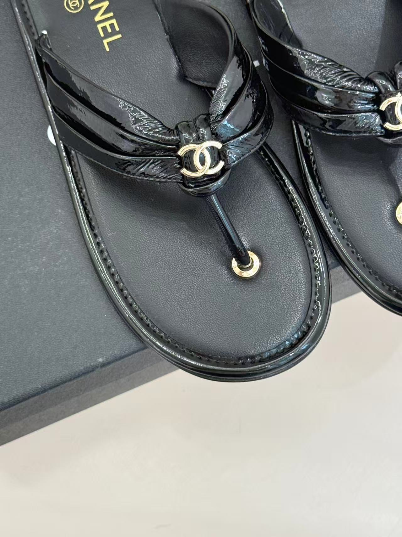 Chanel 2026 Flip-slop Sandal Black Lambskin