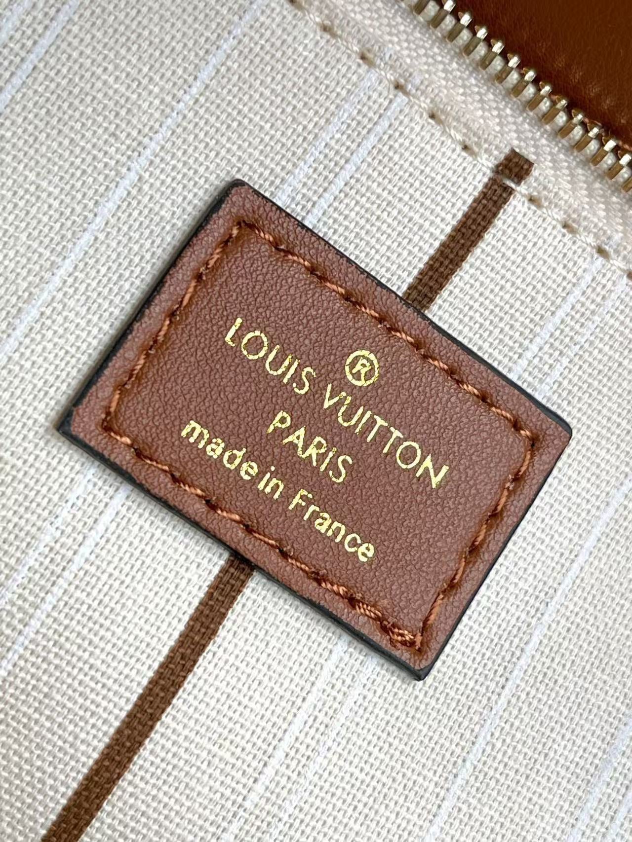 Louis Vuitton 2026 On My Side MM Bag 30cm Brown Cream Leather Fabric
