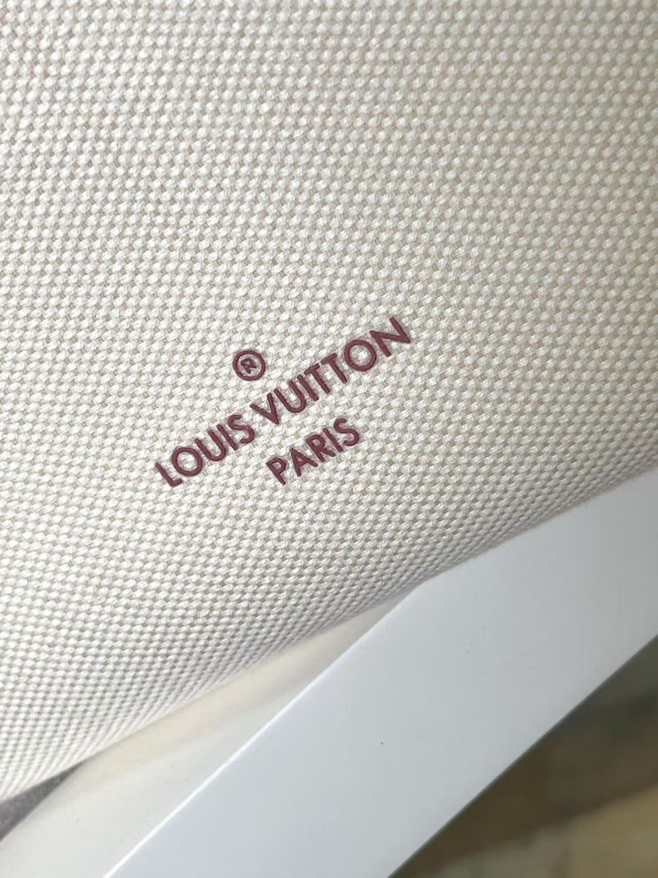 Louis Vuitton 2026 On My Side MM Bag 30cm Brown Cream Leather Fabric
