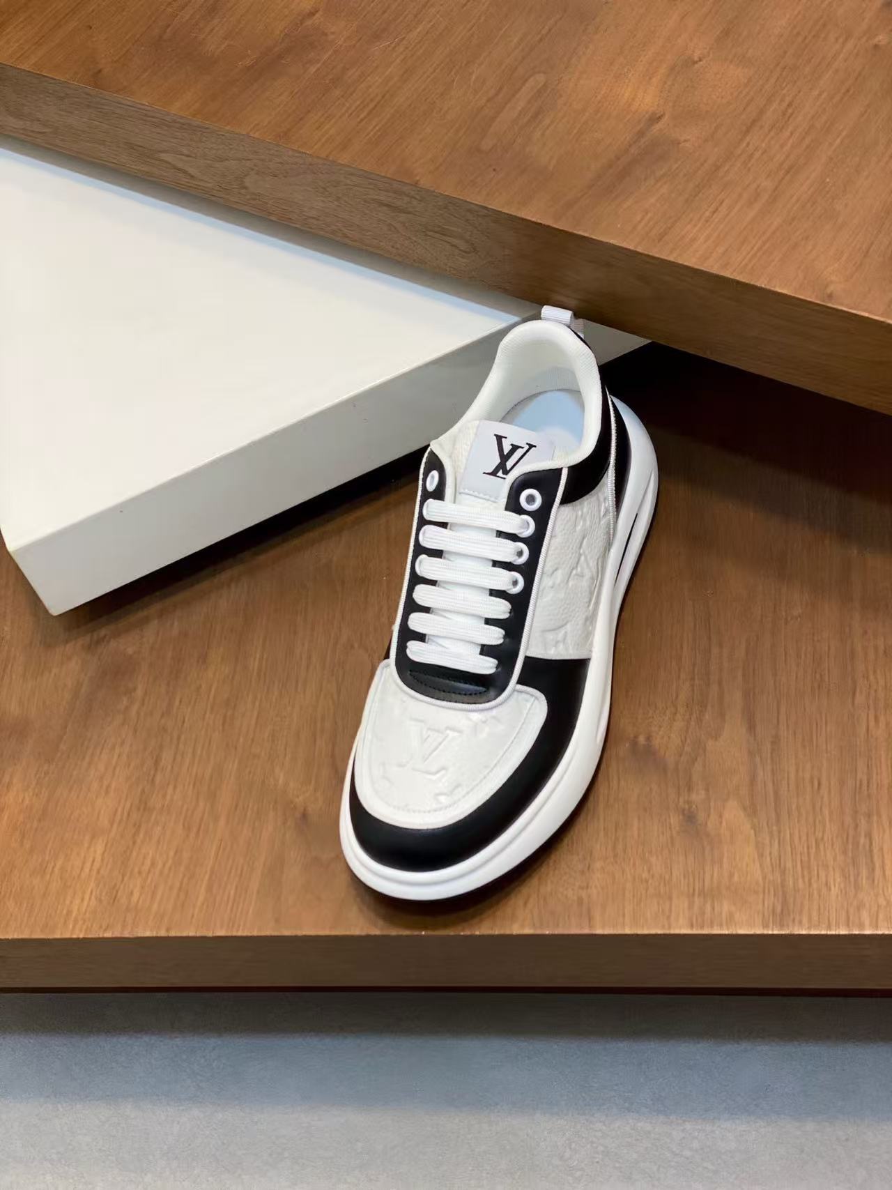 Louis Vuitton Sneaker Black Mix White Leather