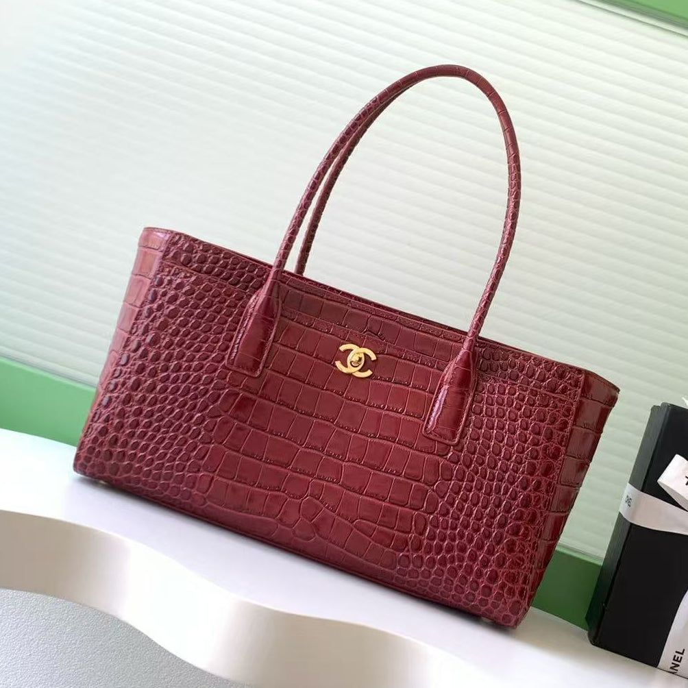 Chane 2026 Crocodile-embossed 40cm Bag Red Cowhide