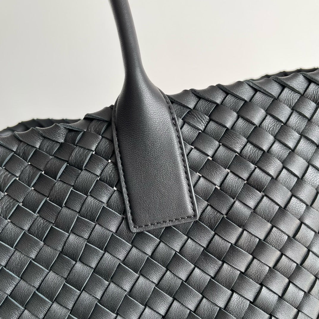 Bottega Veneta 2026 Cabat Tote Bag 51cm Black Lambskin
