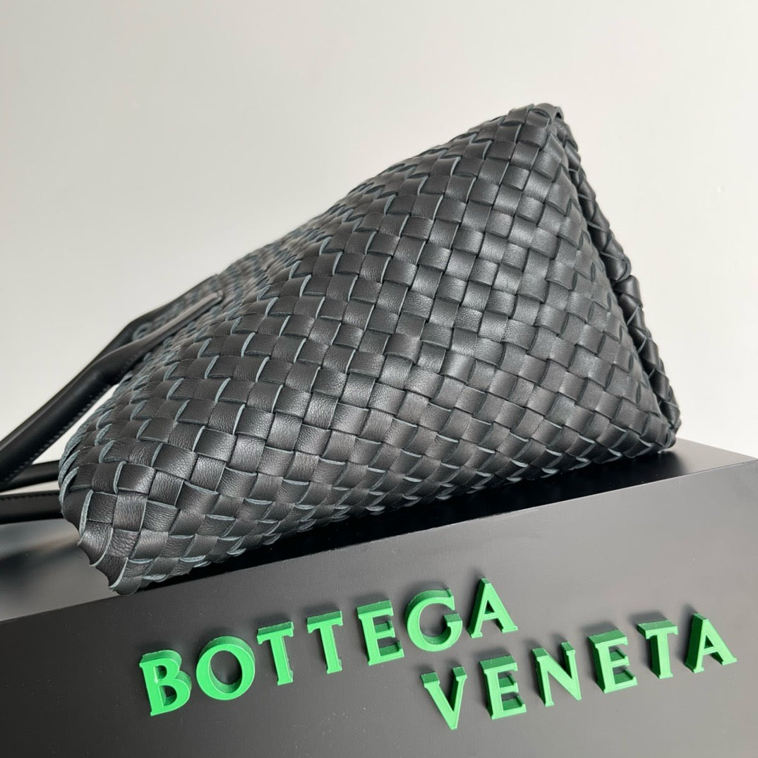 Bottega Veneta 2026 Cabat Tote Bag 51cm Black Lambskin