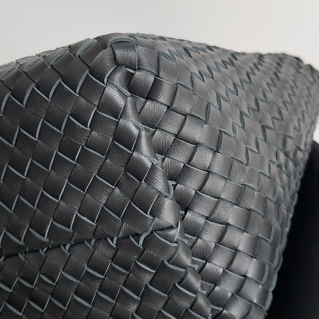 Bottega Veneta 2026 Cabat Tote Bag 51cm Black Lambskin