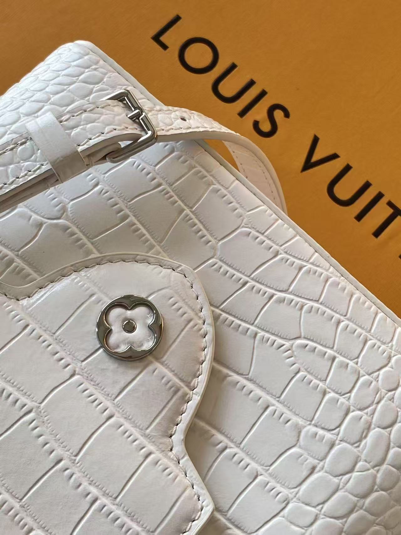 Louis Vuitton 2026 Capucines Crocodile Bag White Leather