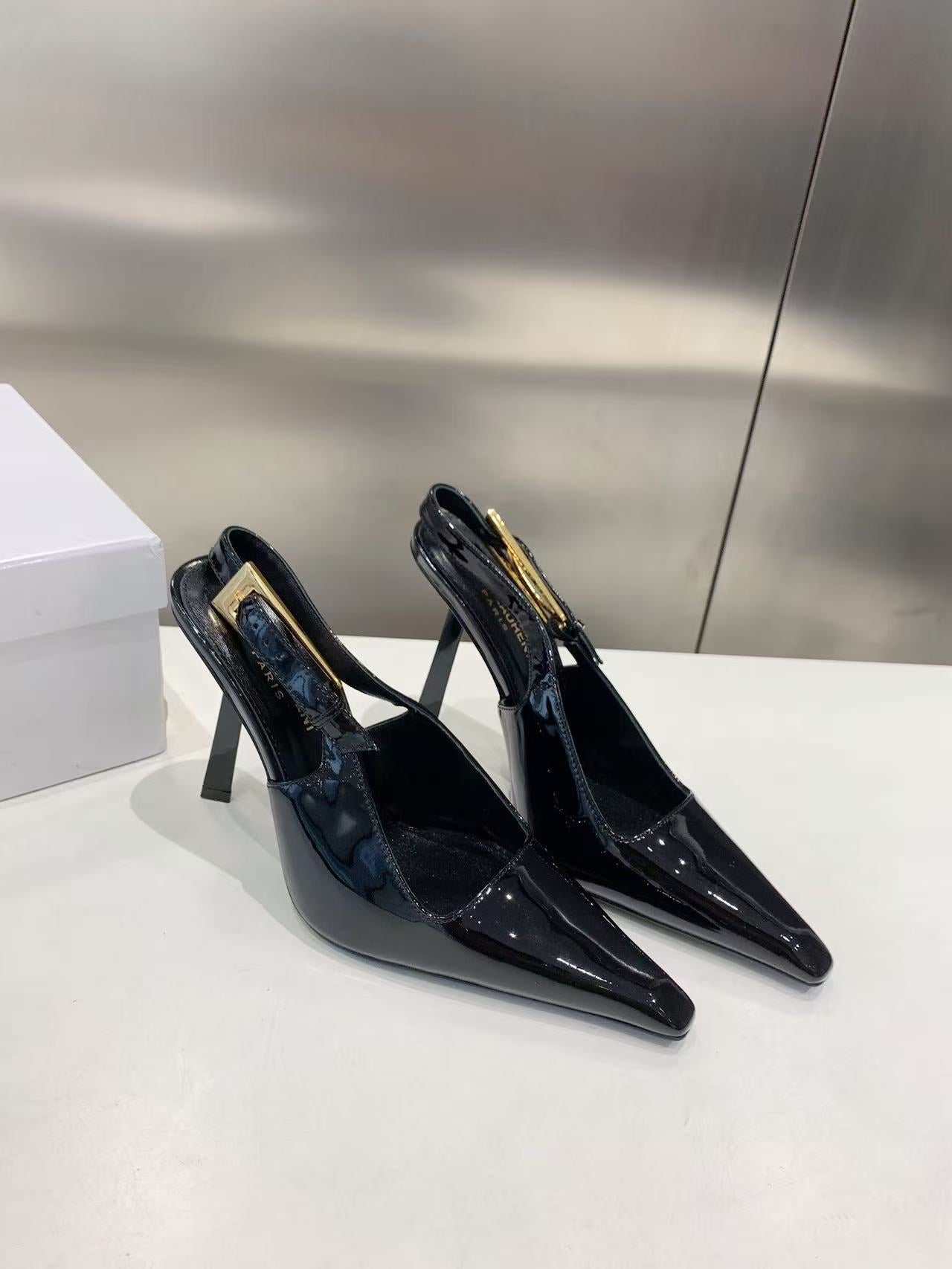Saint Laurent 2026 Lee High-heeled Slingback Leather