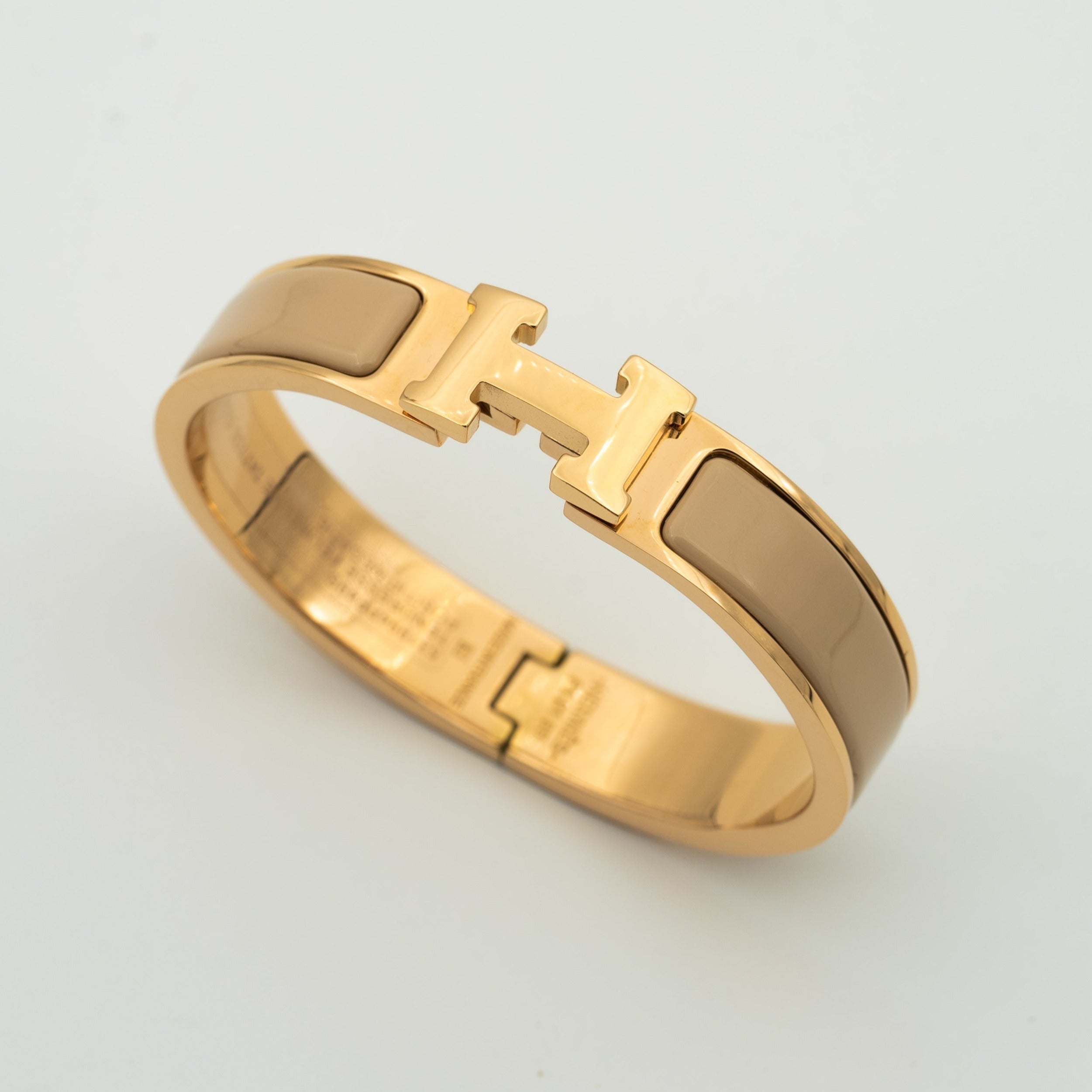H ELEGANT BEIGE BRACELET