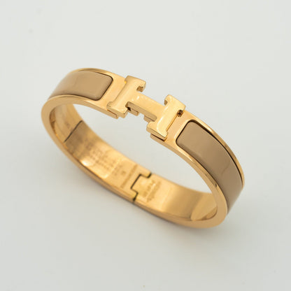 H ELEGANT BEIGE BRACELET