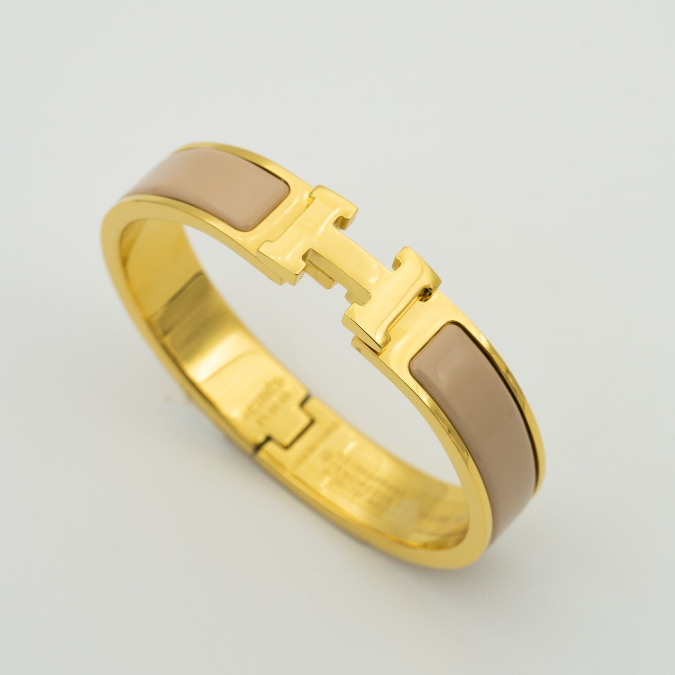 H ELEGANT BEIGE BRACELET