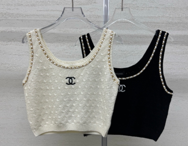 Chanel 2026 Sleeveless Knit Top Cream and Black Wool 356946