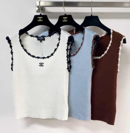 Chanel 2026 Lace-trimmed Knit Vest Wool 366056