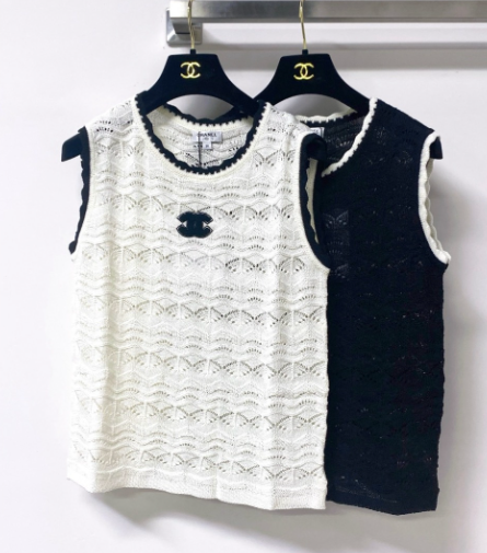Chanel 2026 Vest With Logo Embellishment Wool Cashmere Tencel 295262
